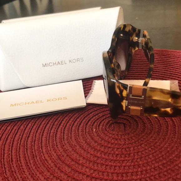 Michael Kors marbled sunglasses - Picture 2 of 2